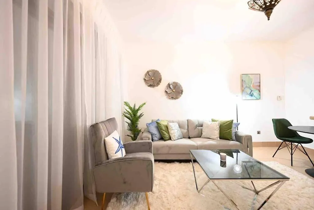 Brand New Furniture . Close To Dubai Mall. 0*,