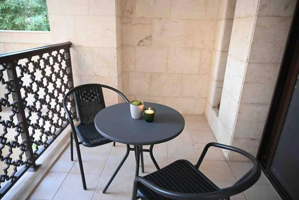 Brand New Furniture . Close To Dubai Mall. 公寓