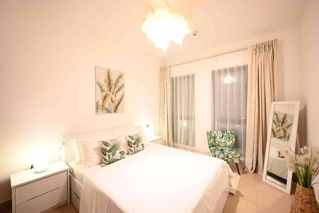 Brand New Furniture . Close To Dubai Mall.