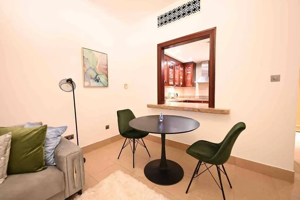 Brand New Furniture . Close To Dubai Mall. 0*,