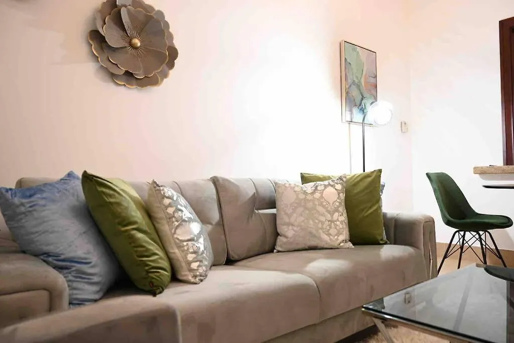 Brand New Furniture . Close To Dubai Mall. 阿拉伯联合酋长国