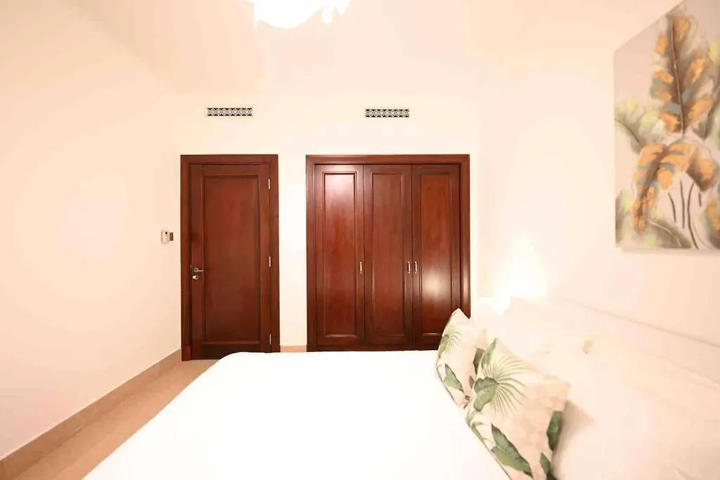 Brand New Furniture . Close To Dubai Mall. 0*,