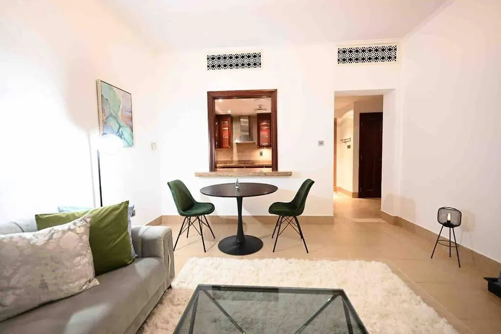 Brand New Furniture . Close To Dubai Mall. Daire