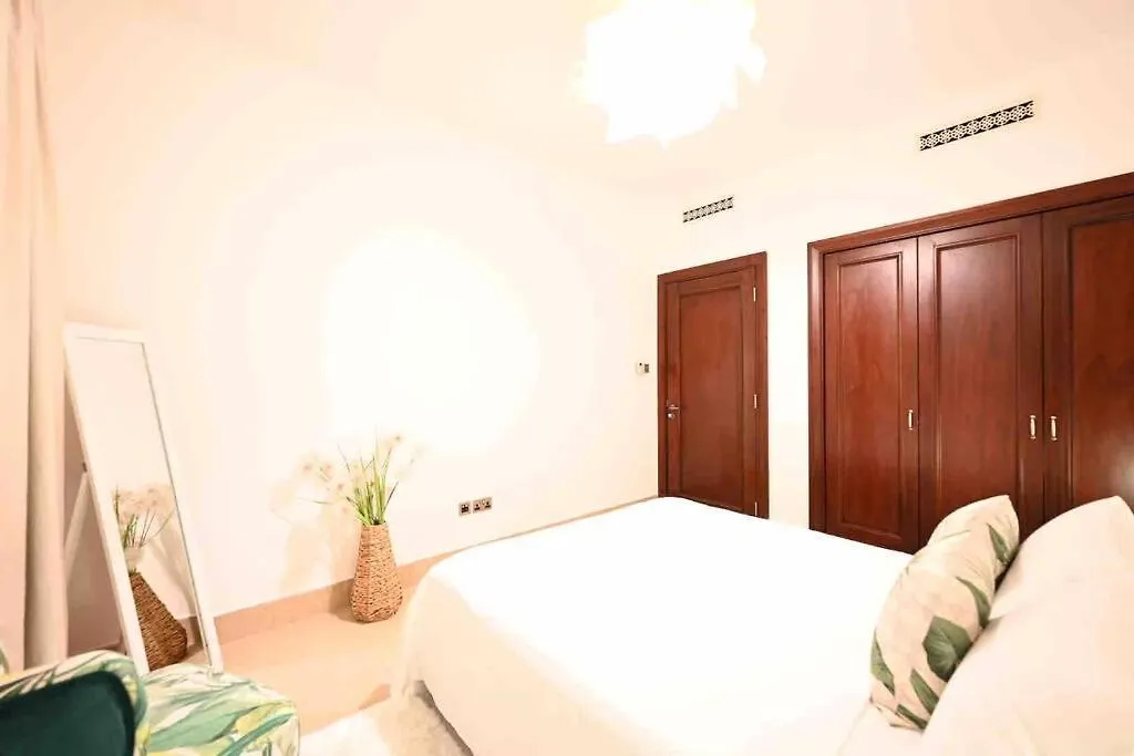 Daire Brand New Furniture . Close To Dubai Mall.